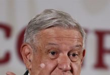 El presidente de México, Andrés Manuel López Obrador, aseguró este viernes que su país se ha sumado al pacto de la OPEP+ para reducir la producción de petróleo pero con una disminución de solo 100.000 barriles diarios