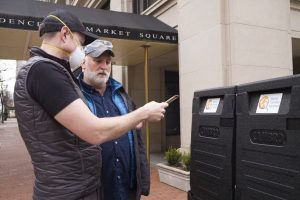 Los Nacionales de Washington, actuales campeones de la Serie Mundial, confirmaron este s&aacute;bado que el equipo se un&iacute;a al programa de distribuci&oacute;n de comidas que realiza el chef espa&ntilde;ol Jos&eacute; Andr&eacute;s 