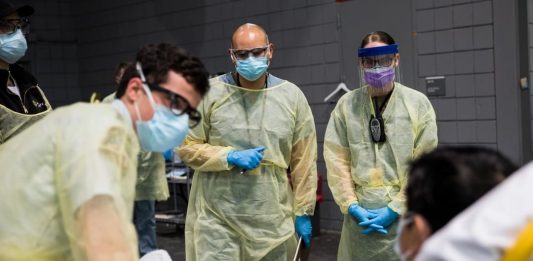 El Gobierno de México explicó este lunes que ayudará a "cubrir los gastos de traslado" de los mexicanos fallecidos en el extranjero por COVID-19 cuyas familias no dispongan de recursos económicos