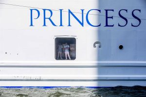 La hija de un pasajero del crucero Coral Princess, que atrac&oacute; este s&aacute;bado en el Puerto de Miami con enfermos de COVID-19, anunci&oacute; este domingo que su padre hab&iacute;a fallecido en un hospital de Miami 