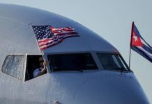 EEUU repatría a estadounidenses varados en Cuba en dos vuelos desde La Habana Un grupo de estadounidenses que permanecían en Cuba, cuyas fronteras están cerradas desde principios de abril por la pandemia de coronavirus, regresa este viernes a su país