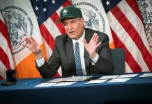 El alcalde de Nueva York justifica a la policía y rechaza el toque de queda Bill de Blasio