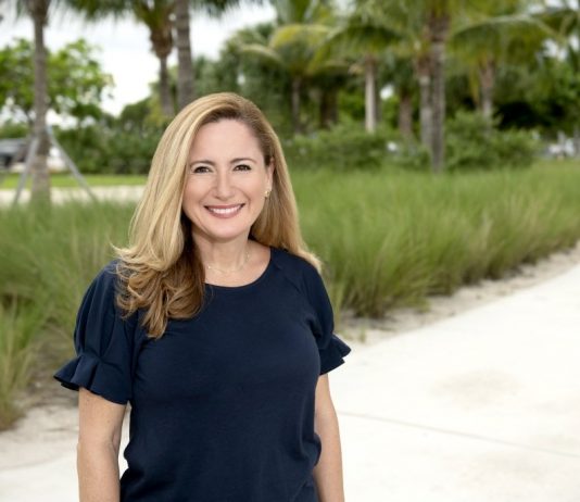 Organización latina respalda candidatura de Debbie Mucarsel-Powell para el Senado Debbie Mucarsel-Powell