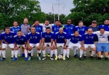 Dirigentes e integrantes del Amigos de Alex F.C.