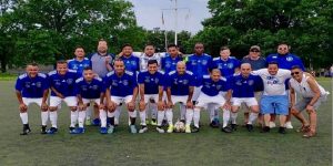 Dirigentes e integrantes del Amigos de Alex F.C.