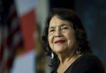 Dolores Huerta reúne a Hollywood y la élite política de EE.UU. en su cumpleaños Dolores Huerta