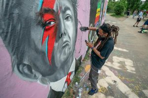 El artista callejero dominicano Jes&uacute;s Cruz Artiles