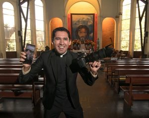 El sacerdote boliviano Rolando Laime (2)