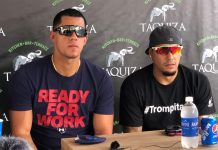 Los peloteros Javier Báez y José Berríos