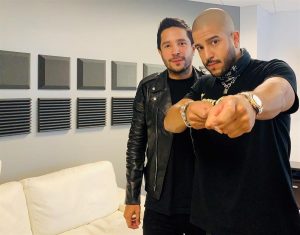 artistas Cali y el Dandee.