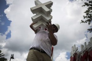 cruces blancas