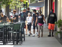 Más de 1.200 nuevos casos de COVID-19 en Florida mientras amplía reapertura casos de covid-19 en Florida