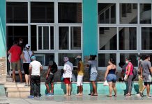 Cuba recibe primer vuelo con 140 cubanos varados en EE.UU. por el COVID-19 cubanos