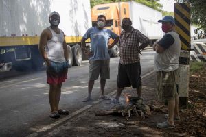 transportistas varados en frontera (3)