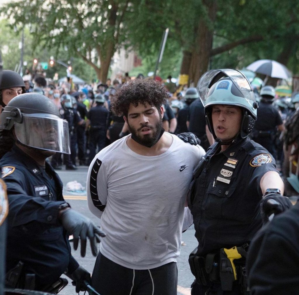 Joven arrestado