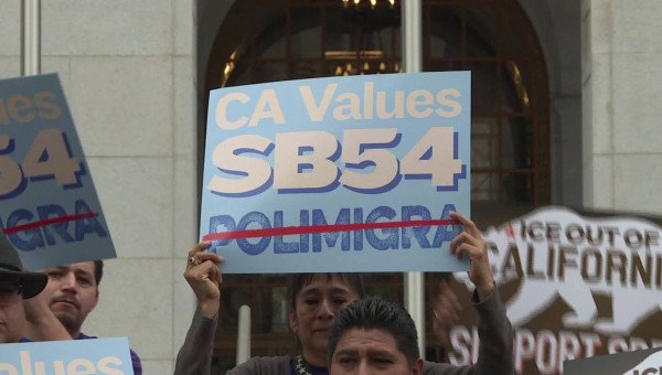 demanda del Gobierno contra el santuario en California