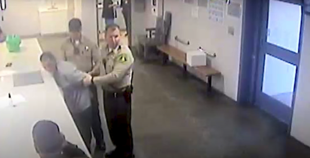 Vídeo de latino que suplica antes de morir aviva el rechazo a la policía