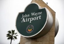 Plantean cambiar nombre el aeropuerto John Wayne por su apoyo al supremacismo aeropuerto John Wayne