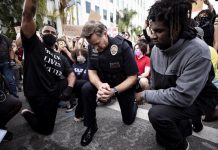 arrodillados en protestas