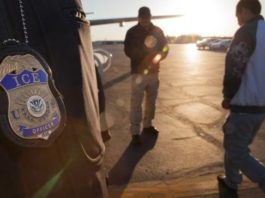 Condado de Texas extiende programa de cooperación de alguaciles con el ICE ICE