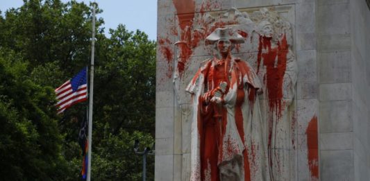 vandalizar estatuas