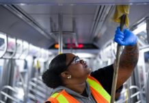 Los hispanos en su mayoría son ecológicos a la hora de la limpieza funcionaria de MTA