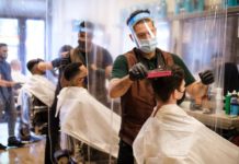 Terrazas y peluquerías brotan en Nueva York con la fase 2 de la desescalada peluquerias en Nueva York