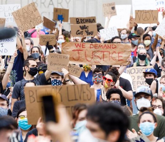 Fiscalía de Manhattan no imputará a manifestantes por delitos leves protestas (4)