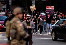 Los Ángeles: La violencia y el coronavirus apagan la ciudad de la estrellas