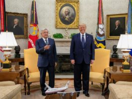 Andrés Manuel López Obrador (i) durante una reunión con el presidente de Estados Unidos, Donald J Trump