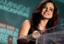Activistas piden a legisladores demócratas incluir a inmigrantes en rescate Christine Neumann Ortiz.