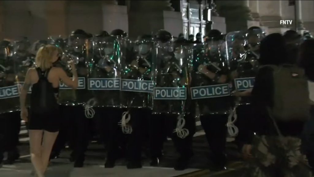 DESALOJO MANIFESTANTES