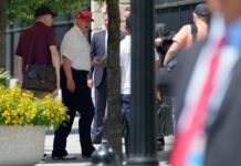 Trump dice que juega al golf "muy rápido" para hacer "un poco" de ejercicio Donald Trump