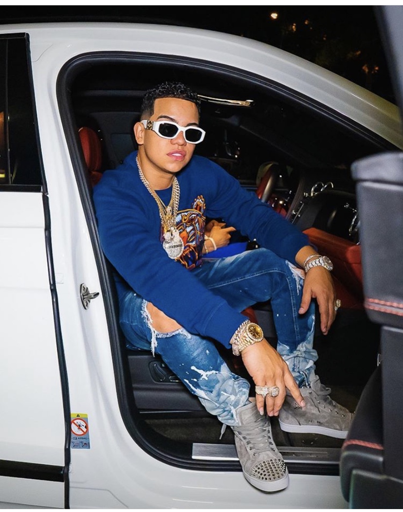 J Alvarez.