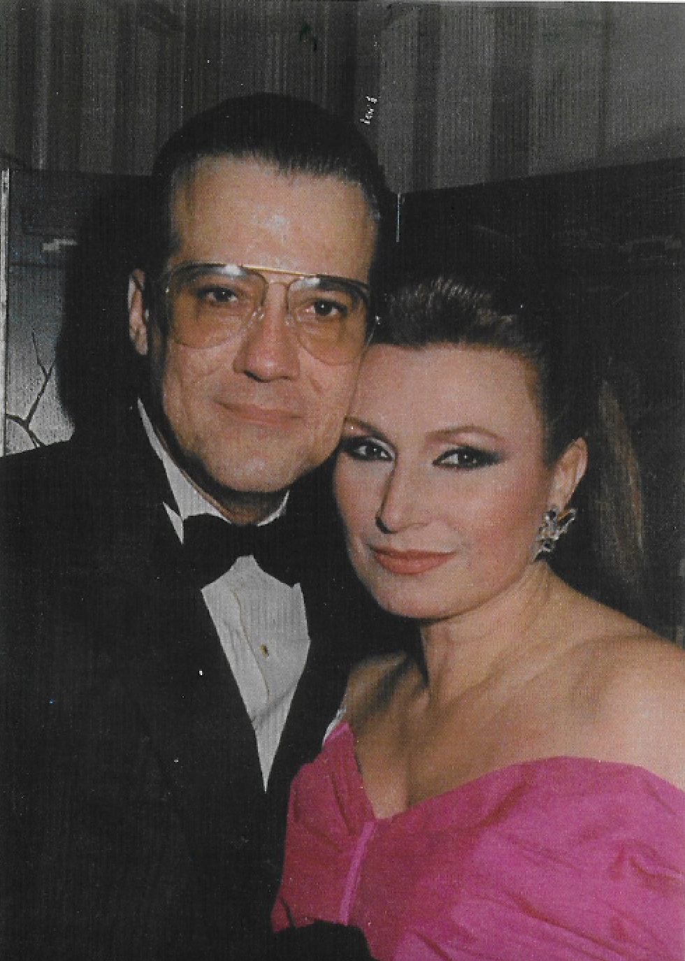 Manolo Garcia Oliva y Rocio Ju rado en 1989, cueando ella rec ibio el Premio Extrordinario A CE por Distincion y Merito.