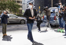 Vuelven a arrestar a exabogado de Trump tras ser liberado durante la pandemia Michael Cohen