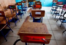 Miles piden a gobernador de Florida no abrir escuelas en agosto por COVID-19 escuelas