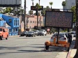 Multa de 300 dólares a quién no use mascarilla en público en West Hollywood Multa de 300 dólares a quién no use mascarilla en público en West Hollywood.