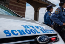 Agentes de seguridad escolar estarán bajo el mando del NYPD a pesar de las críticas POLICÍA ESCOLAR