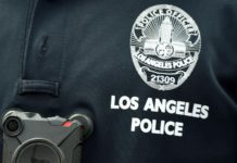 Acusan a policías de señalar latinos como pandilleros en reportes de tráfico Policía de Los Ángeles.