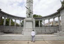 Richmond, la antigua capital de la Confederación, retira sus estatuas