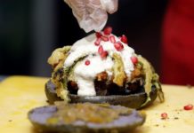 Los históricos chiles en nogada mexicanos se reinventan como hamburguesas
