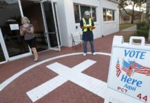 Urgen a latinos a registrarse para afirmar su poder en primarias en Florida Urgen a latinos a registrarse para afirmar su poder en primarias en Florida.