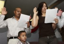 Campaña en Miami-Dade ofrece becas a inmigrantes para lograr naturalización inmigrantes