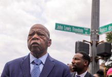 El aluvión de homenajes a John Lewis contrasta con la tibia reacción de Trump John Lewis