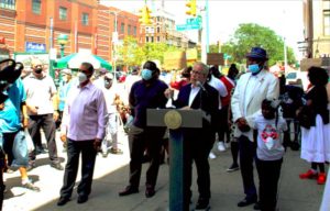El Contralor de la ciudad, Hon. Scott M.Stringer y el Congresista Adriano Espaillat,