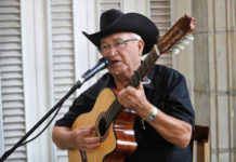 Eliades Ochoa