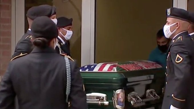 Houston despide a la soldado hispana Vanessa Guill&eacute;n.