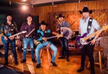 El cantante Lupe Esparza: La única vacuna que tenemos somos nosotros mismos La agrupación Bronco, liderada por Lupe Esparza