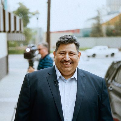 Luis Alvarado.